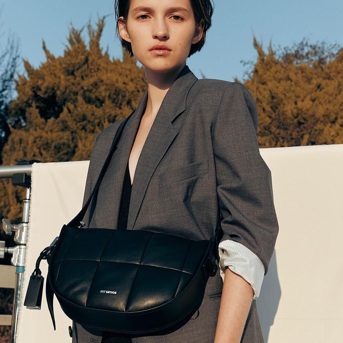 韓國 JOY GRYSON - Sierra Fluffy Shoulder Bag Small (BLACK)